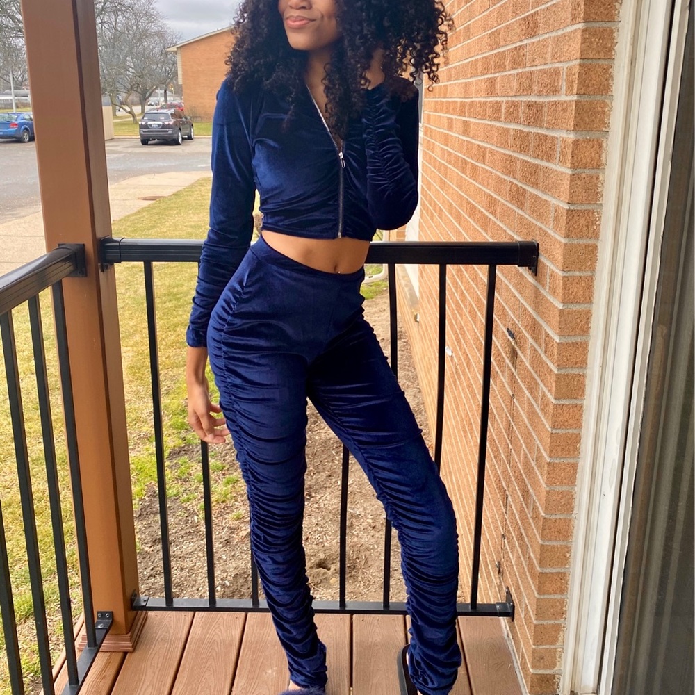 Two Piece Blue 💙 Velvet Set